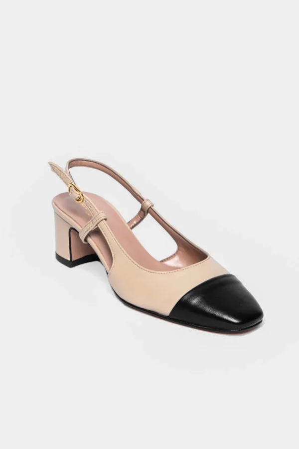 Slingback Alexandra in pelle cappuccino con punta nera n850